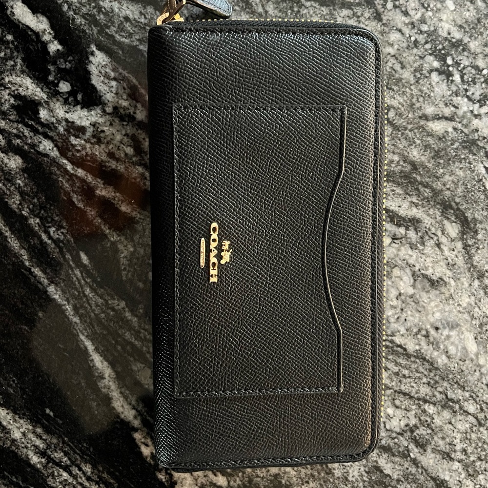 Coach wallet perfect condition used once!